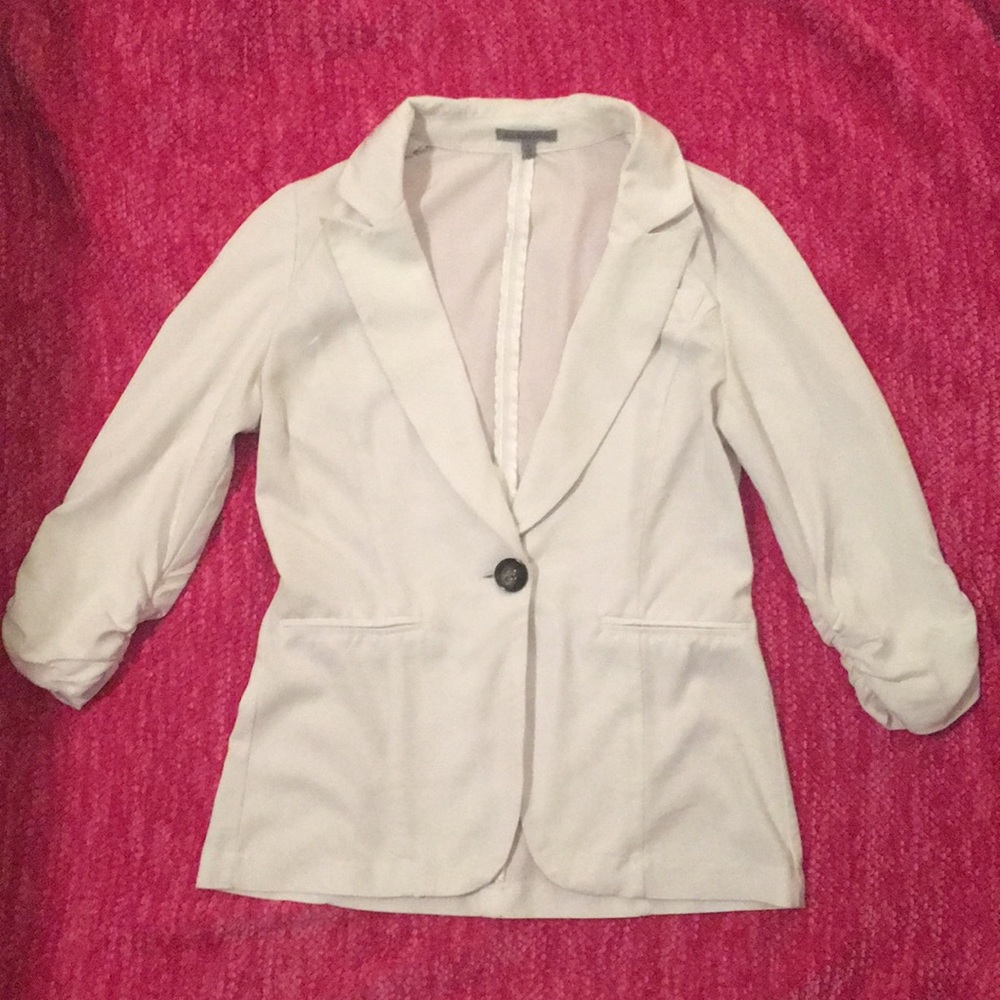 White 3/4 Sleeve Blazer